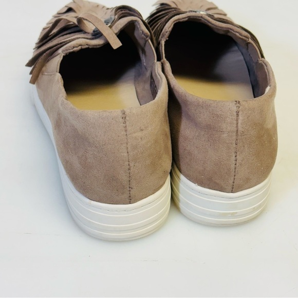 Ariat women's Taupe Faux Suede Textile upper with frindge and silver button. - Picture 11 of 11